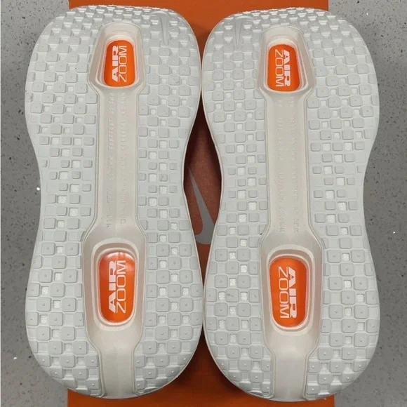 Sizes NEW Nike Vomero Premium Sail Coconut